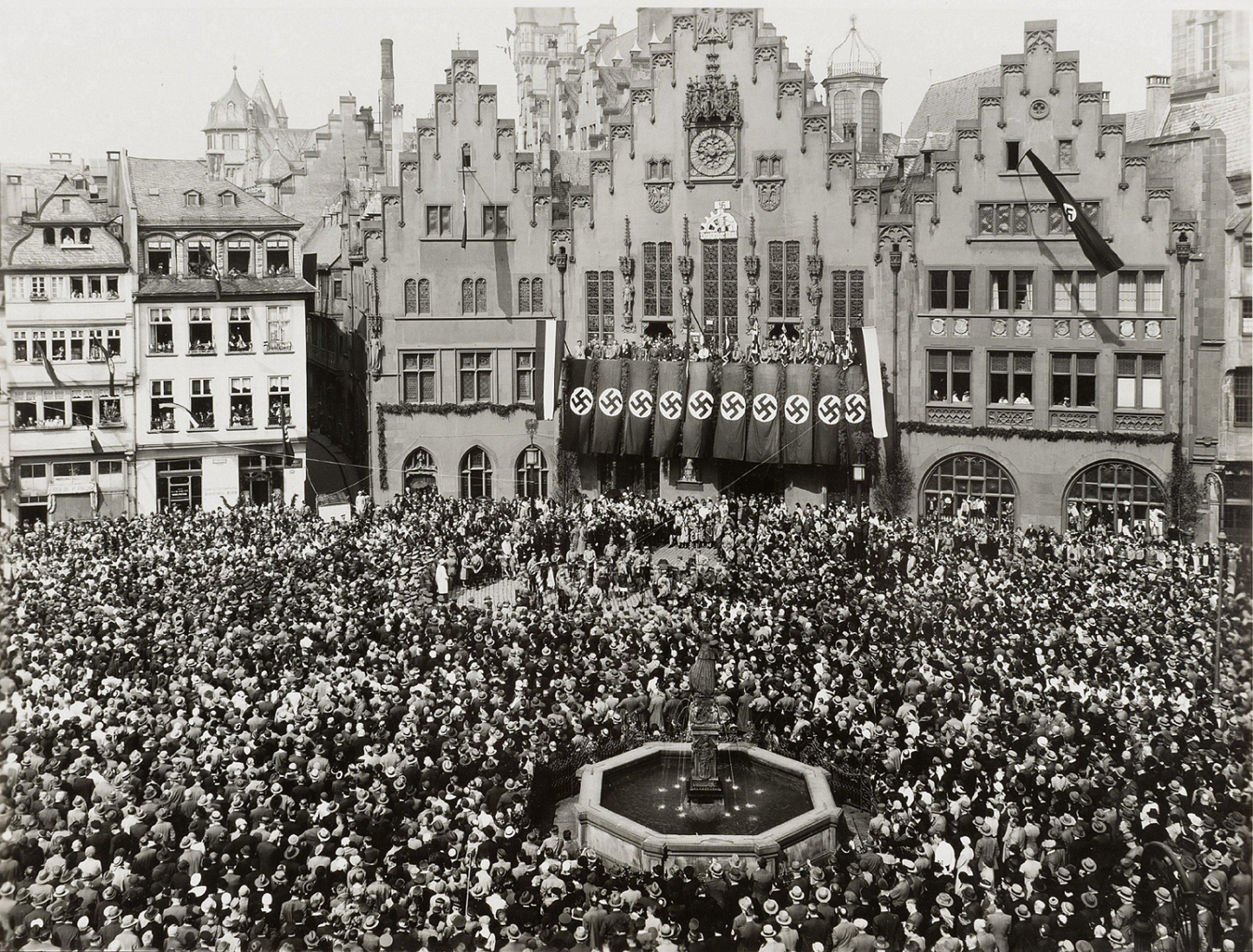 „Tag der nationalen Arbeit“ am 1. Mai 1933 auf dem Römerberg, Foto: HMF, Leonhard Kleemann